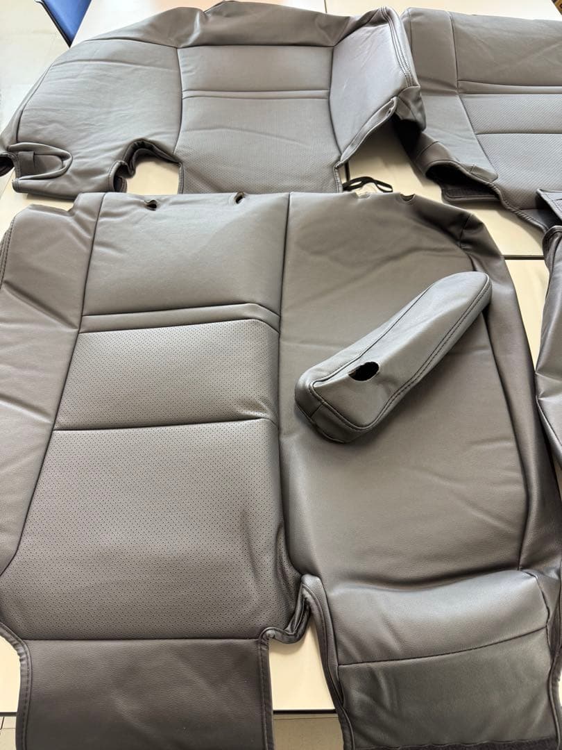 シエンタ 10系 5人乗り用　クラッツィオ　ワン　黒