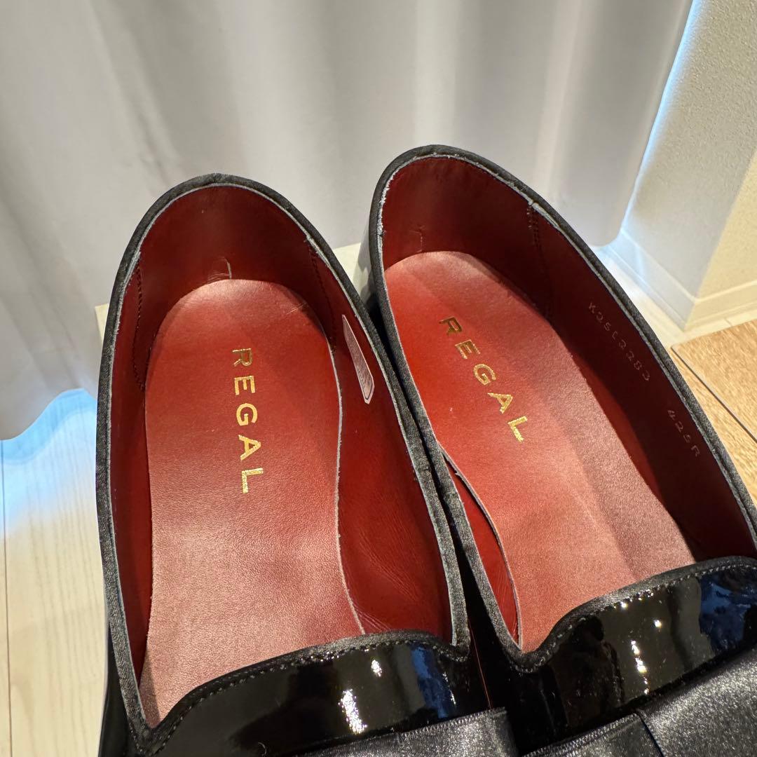 REGAL リボン付き黒ドレスシューズ