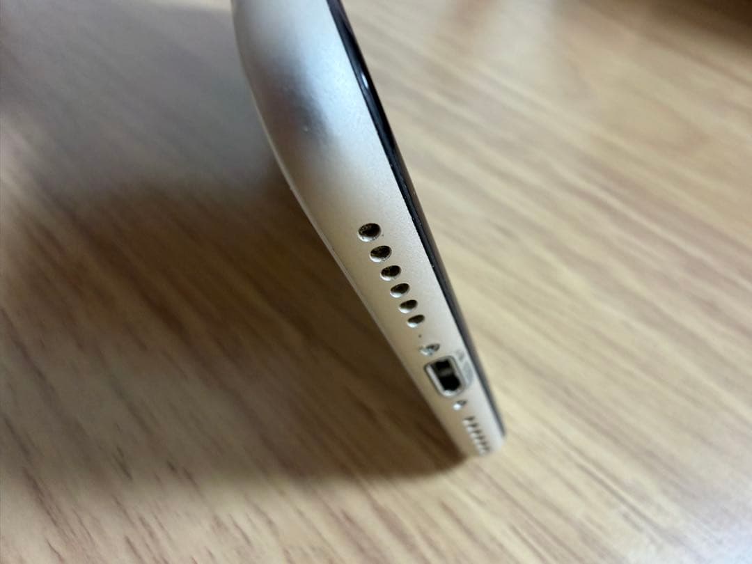 Apple iPhone SE （第2世代) 64GB ホワイト