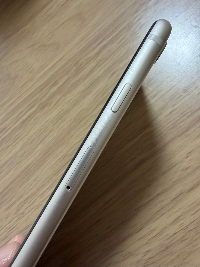 Apple iPhone SE （第2世代) 64GB ホワイト