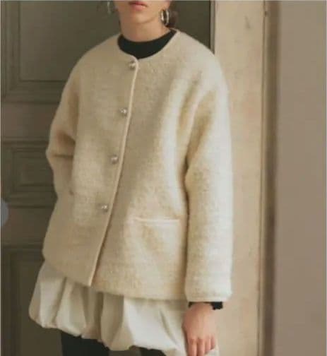 値下げ【新品未使用】アンミヌunminouブークレノーカラージャケットアイボリー