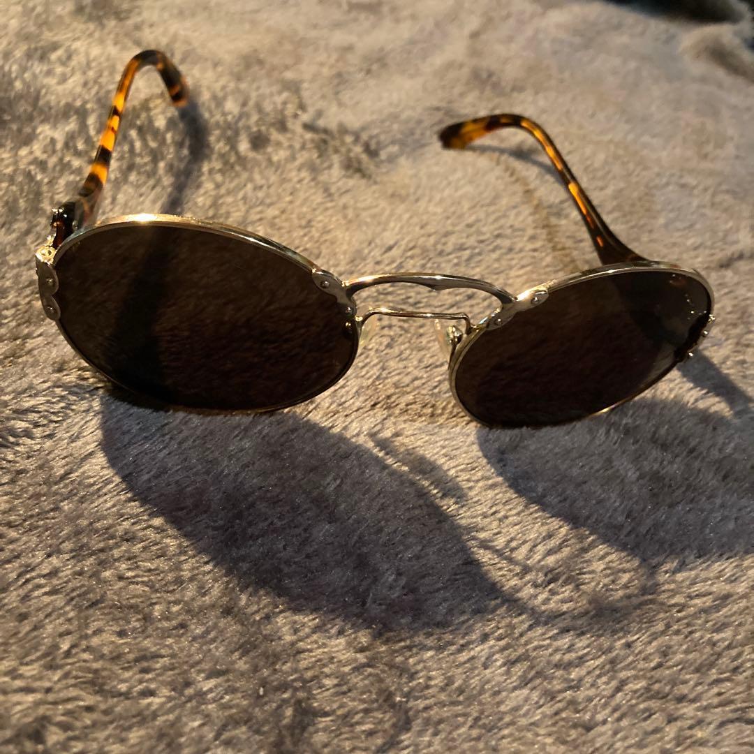 HYDE着 PRADA ラウンドサングラス ケース付き