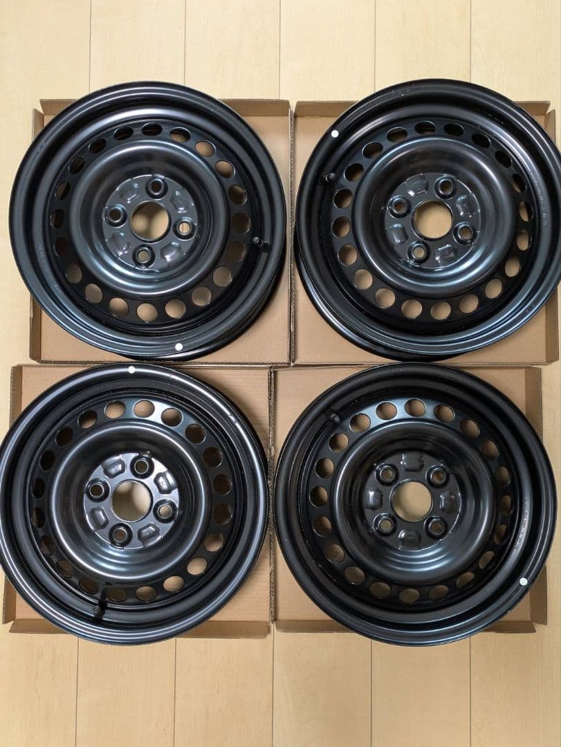 ダイハツ　スチールホイール　14インチ　新車外し