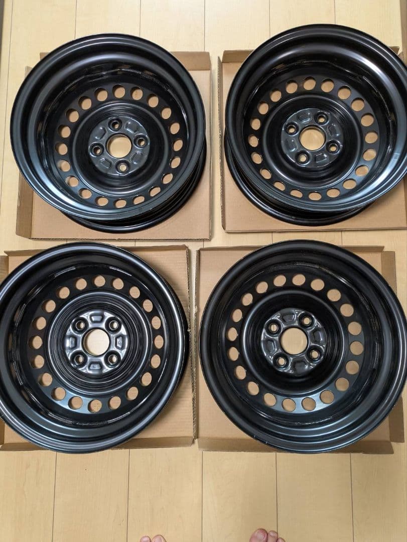 ダイハツ　スチールホイール　14インチ　新車外し