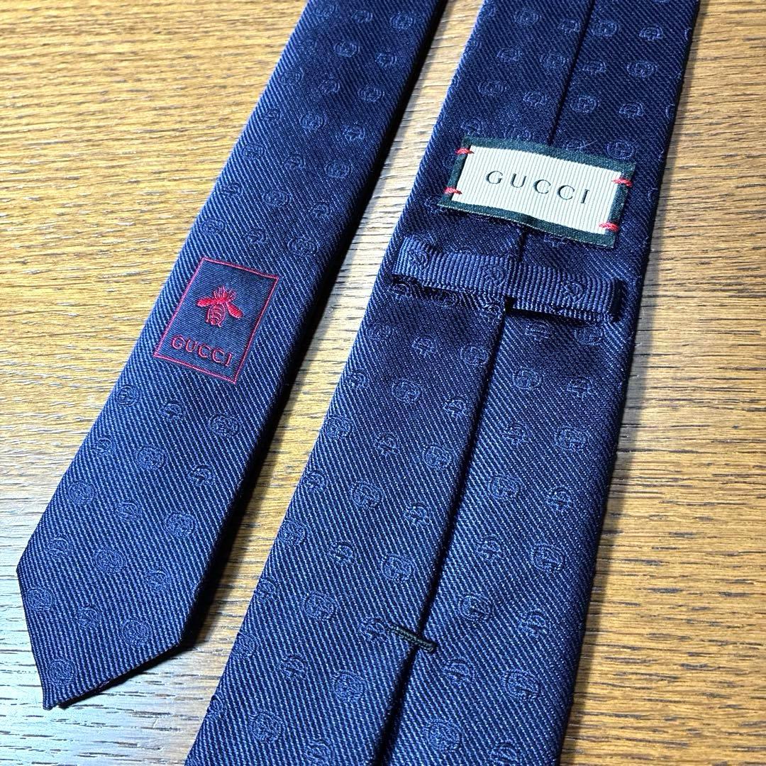 GUCCI グッチ 紺ネクタイ 蜂bee