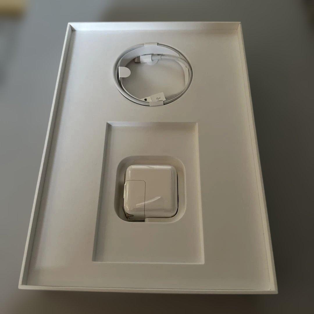 Apple iPad 本体 32GB スペースグレー（第7世代）