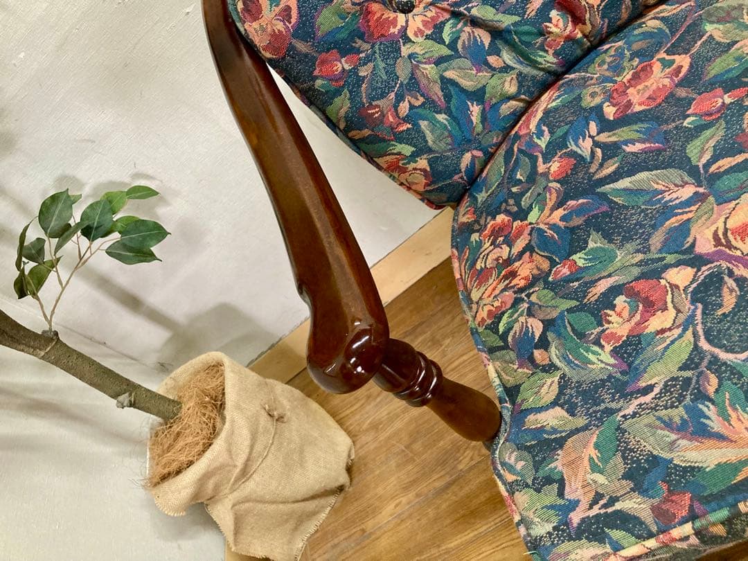 ちゃちゃちゃ☆管183☆カリモク☆コロニアル☆アームチェアー☆キャスター付