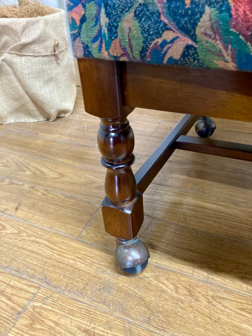 ちゃちゃちゃ☆管183☆カリモク☆コロニアル☆アームチェアー☆キャスター付