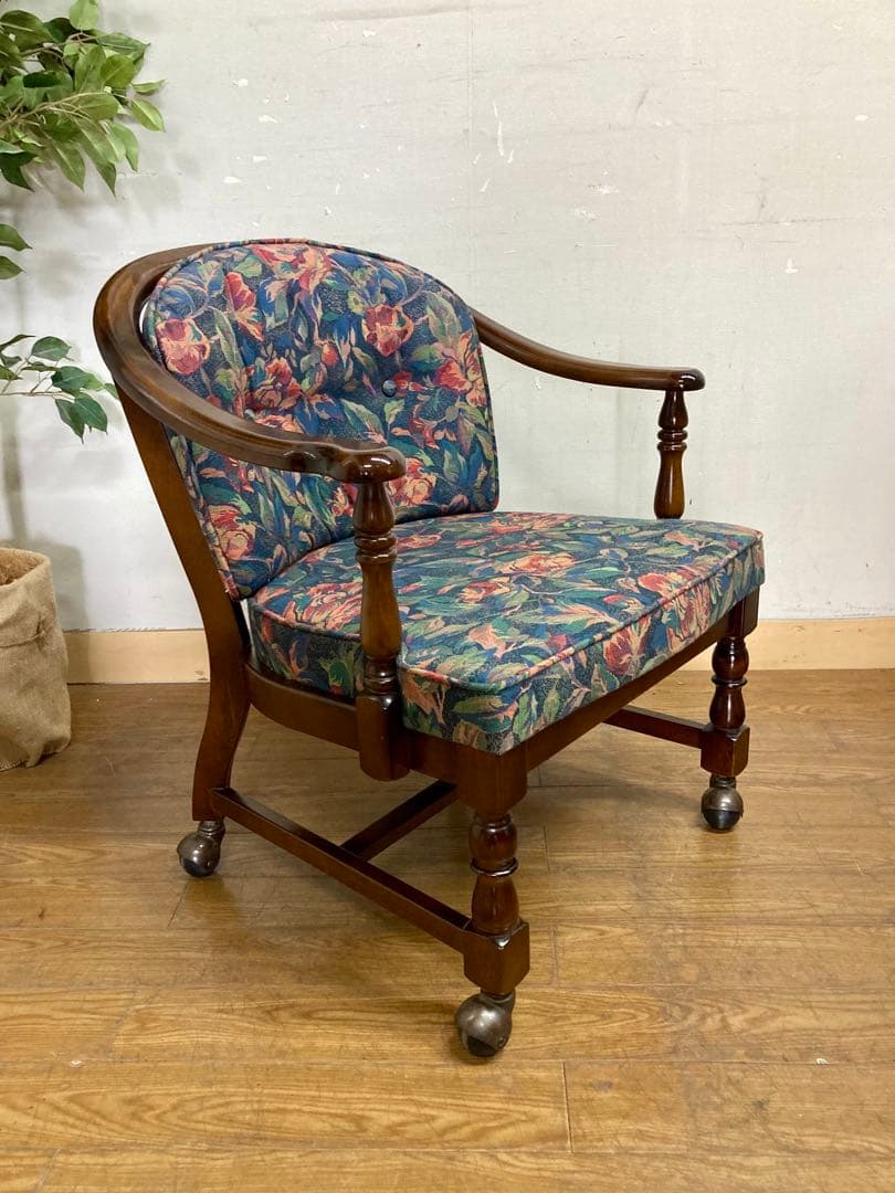 ちゃちゃちゃ☆管183☆カリモク☆コロニアル☆アームチェアー☆キャスター付