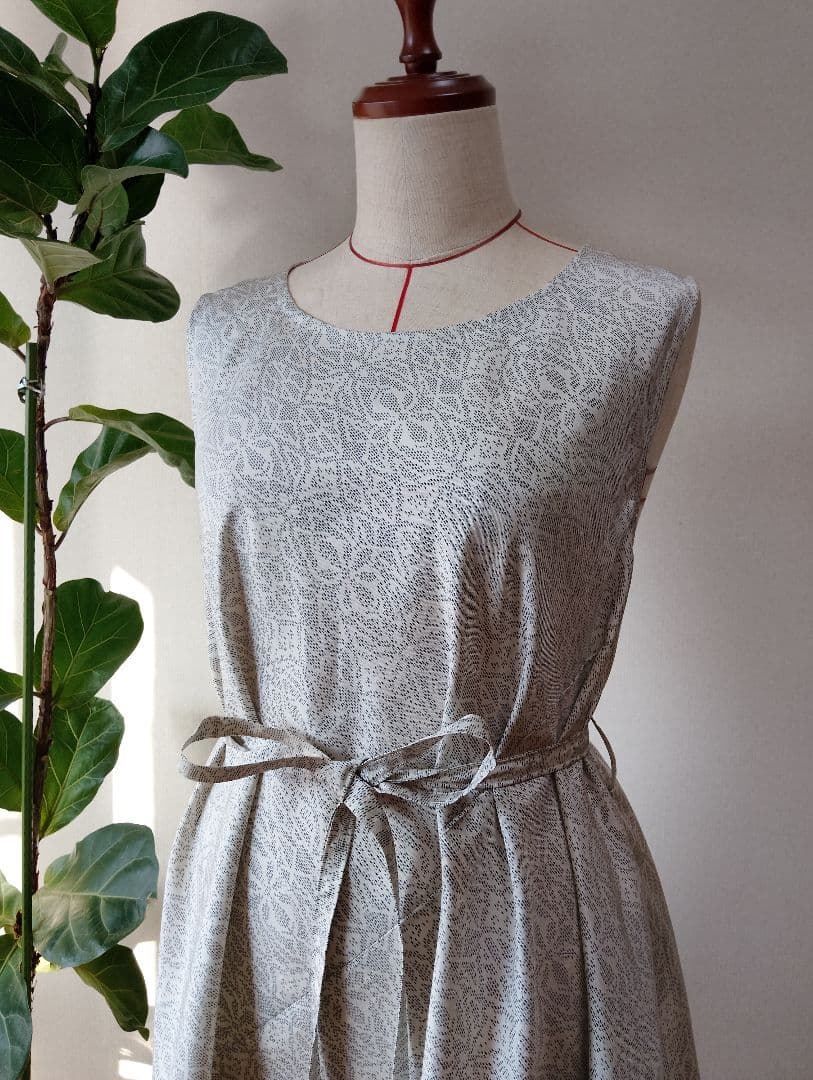 着物リメイク♤白大島紬フレアーワンピース♤正絹ストール付き♤