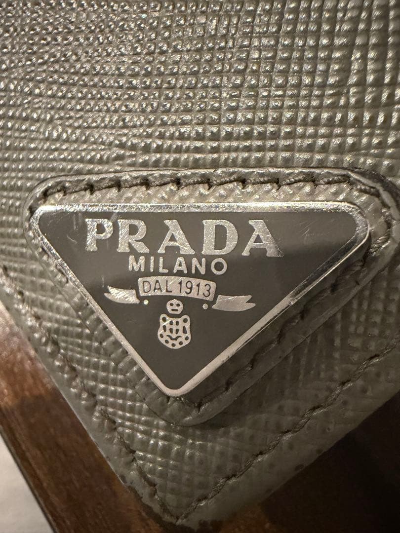 PRADA プラダ 二つ折り財布 2M0738 サフィアーノ ギャラ有