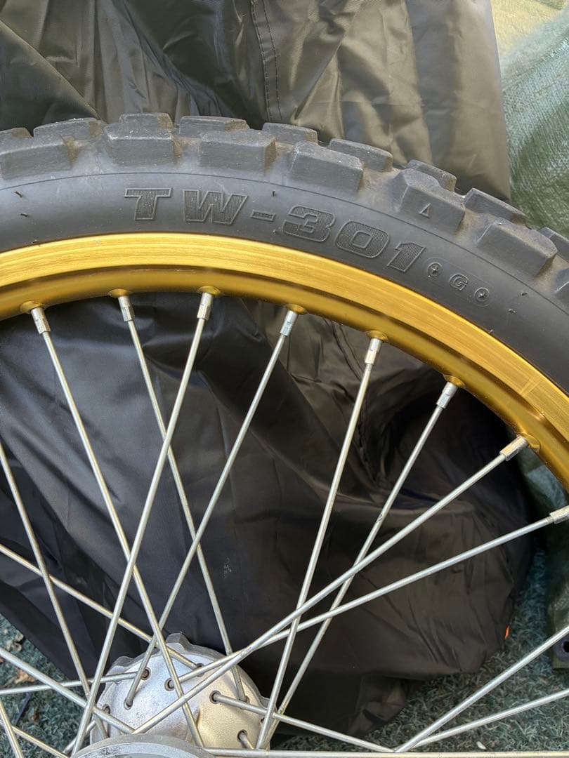 ★値下げ　セロー250 フロントホイール