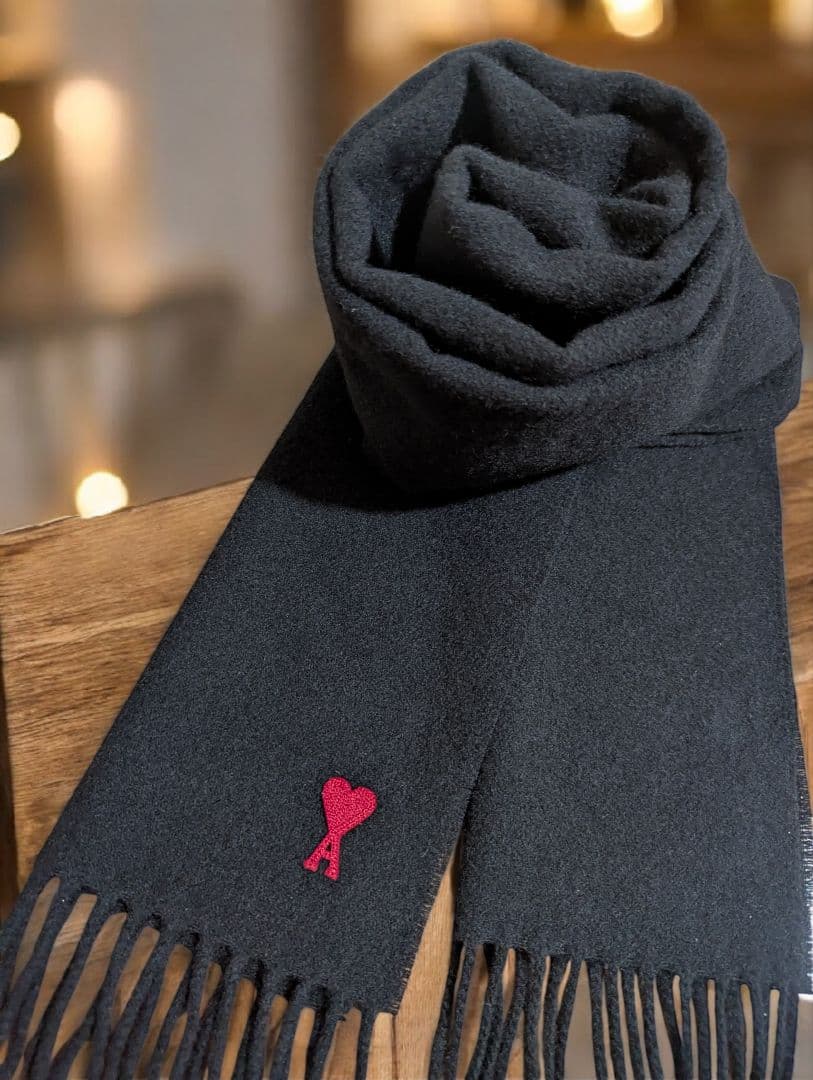 【極美品】Black　アミパリス　アミパリ　ami paris マフラー