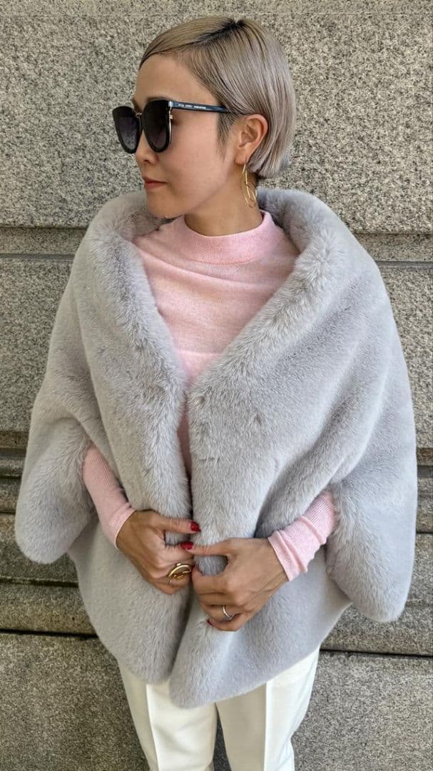 値下げ！新品タグ付き♡JENNE ジェンヌ　リッチボリュームファーケープ　グレー