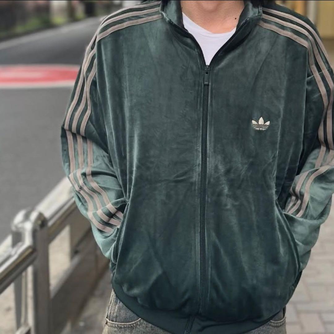 新品M⭐️adidas ファイヤーバード ベロア トラックトップ グリーン