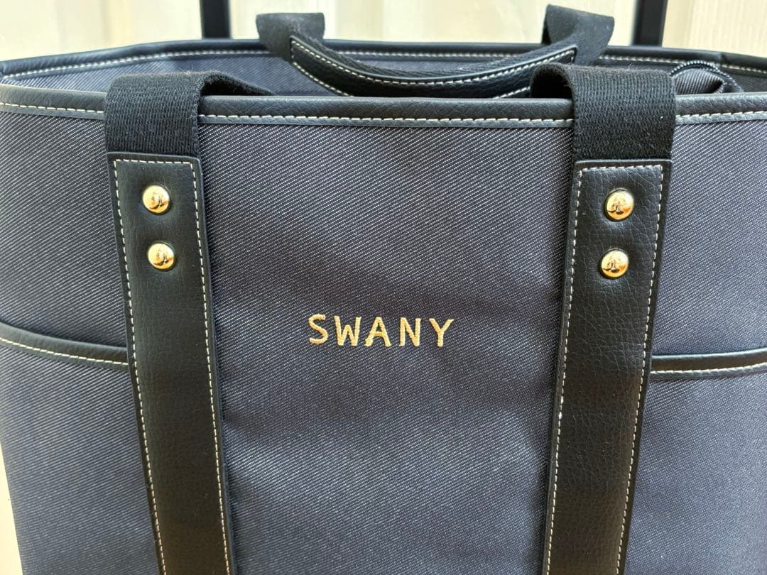 美品　SWANY スワニー　キャリーバッグ　4輪キャスター