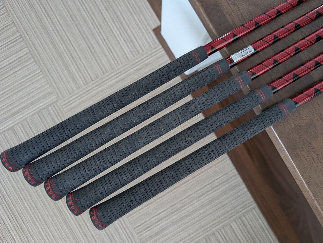 クリスマス　ONOFF 赤 2024 アイアンセット 5本セット