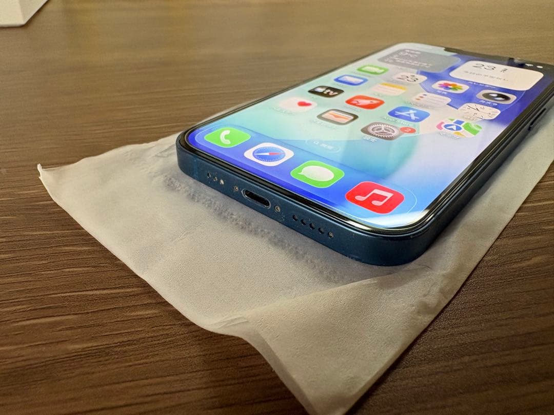 iPhone 13 128GB Simフリー 背面割れ 画面無傷