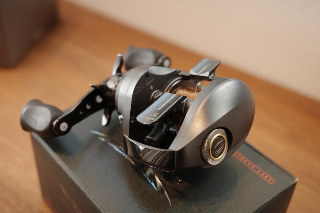 【美品】Steez 100HL ベイトリール 左ハンドル 中古