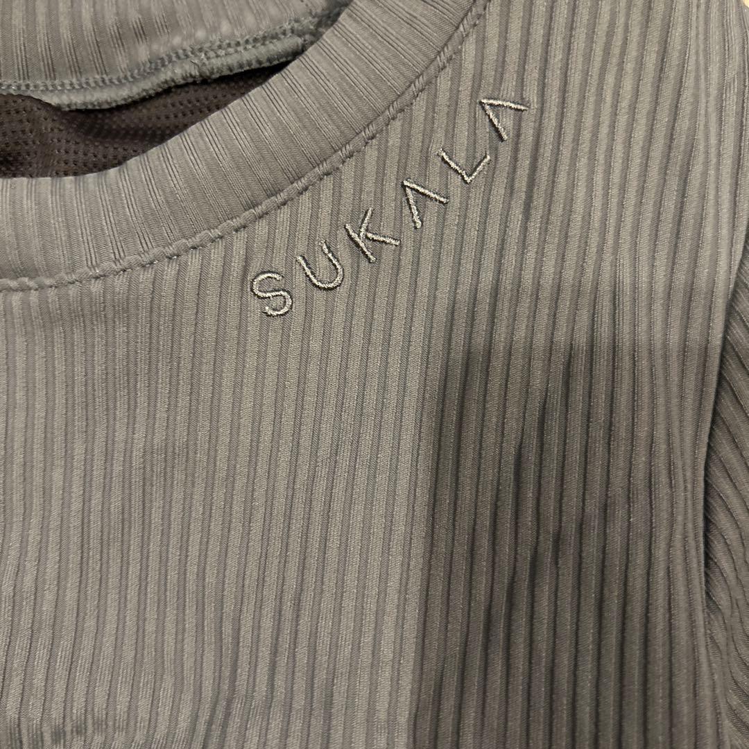 【SUKALA】　カップ付きバックベントTee チャコール　M