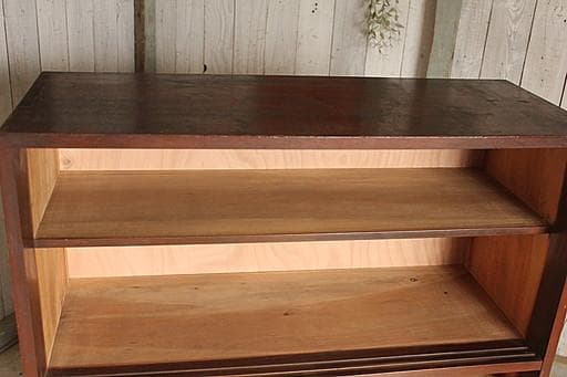 素敵な雰囲気の木枠ガラス戸棚　 食器棚　収納棚　本棚　キャビネット　古家具