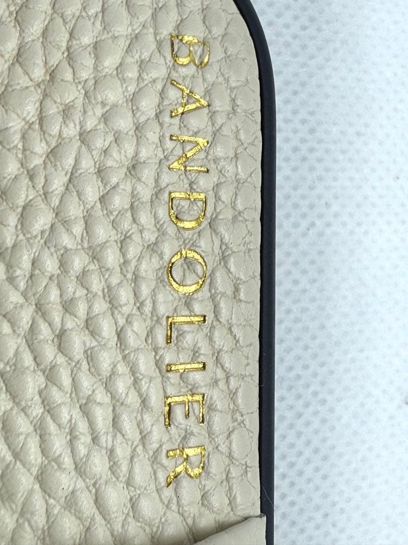 BANDOLIER バンドリヤー iphone15 ケース クリーム