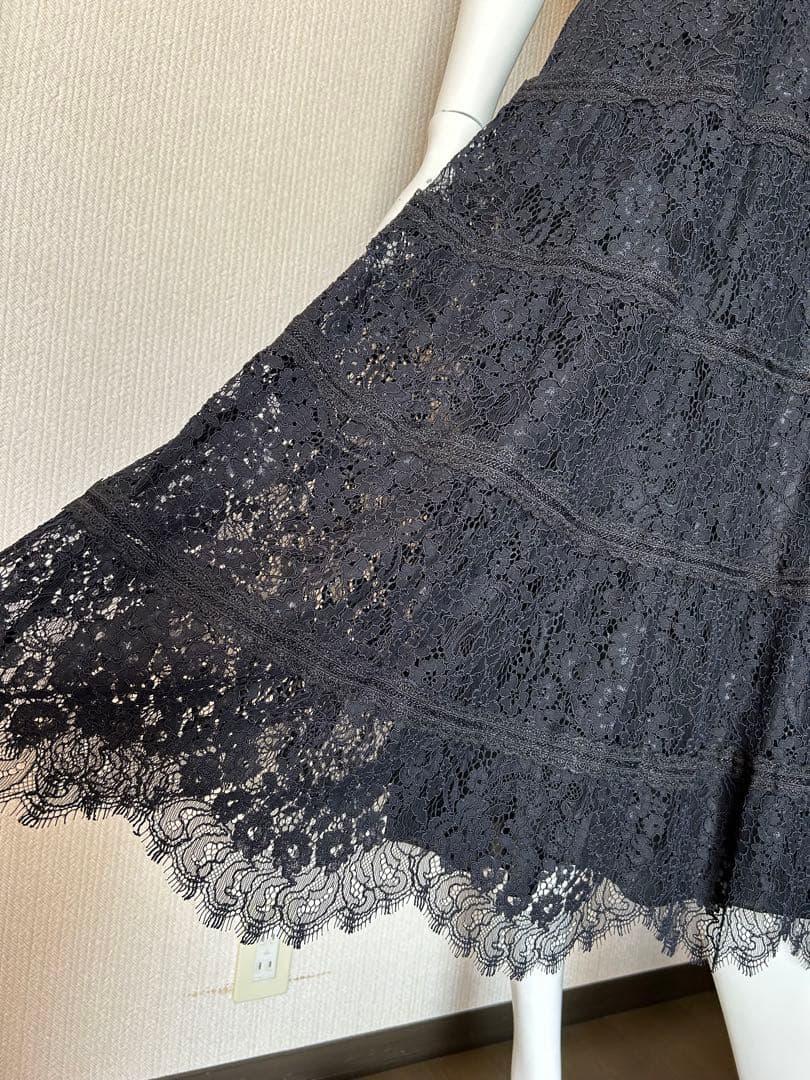 【新品未使用】アリスアンドオリビア総レースワンピース襟ビジュー黒ノースリーブ2