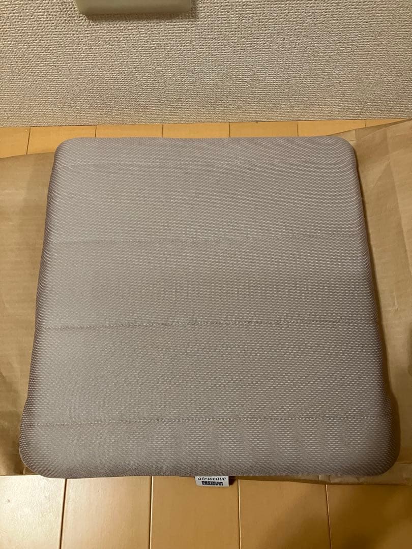 airweave エアウィーヴィクッション　グレー