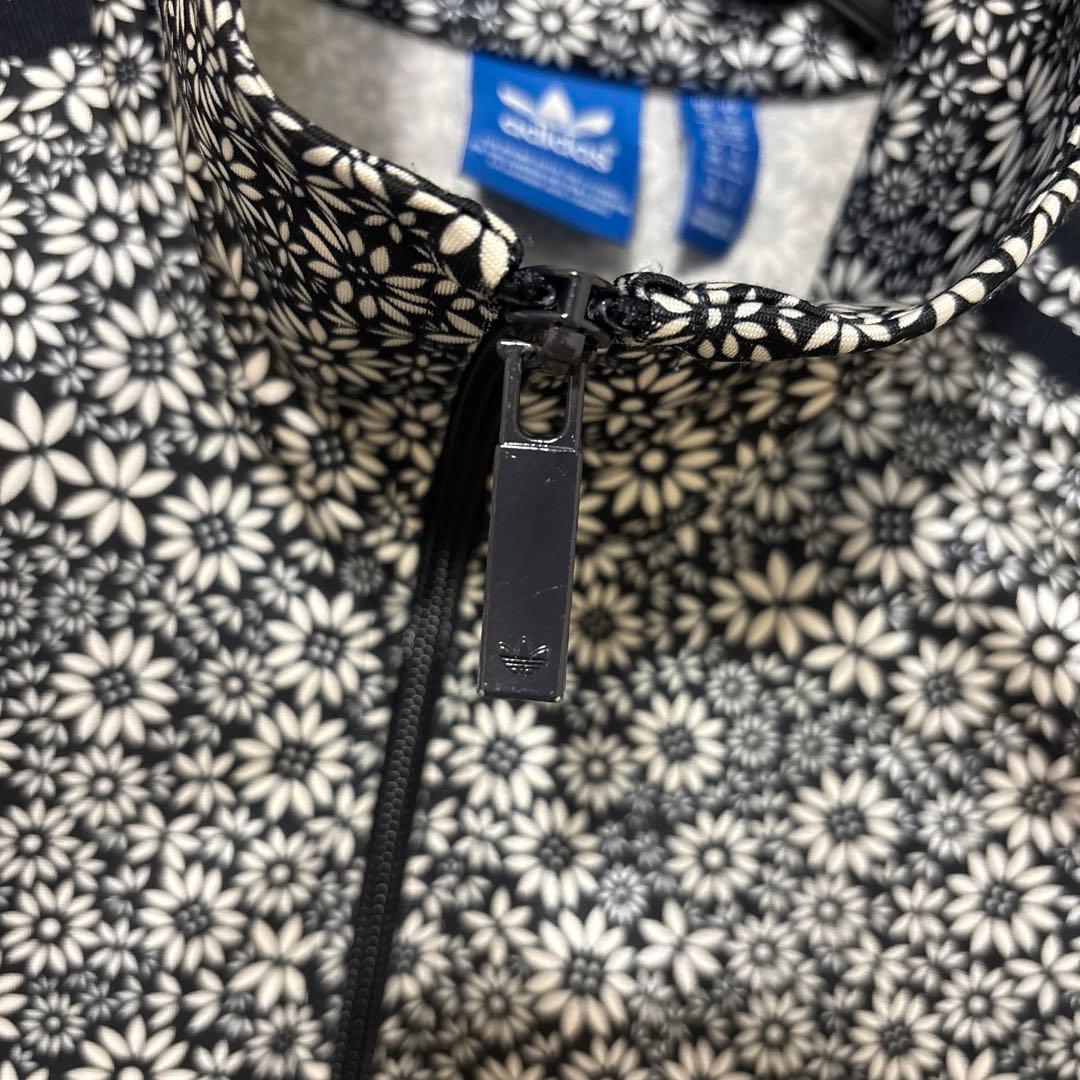 adidas 花柄ジャージ