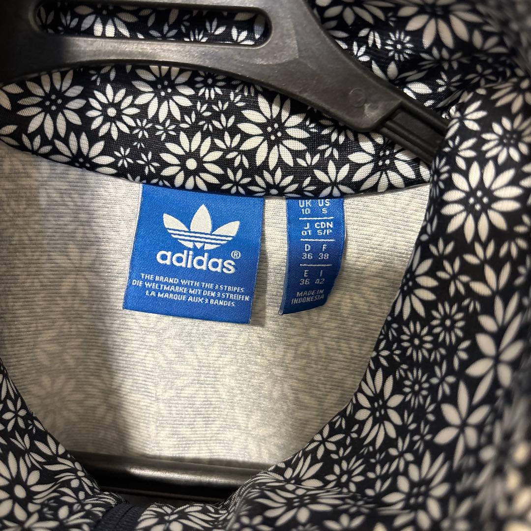 adidas 花柄ジャージ