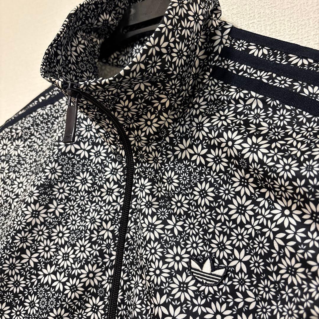 adidas 花柄ジャージ