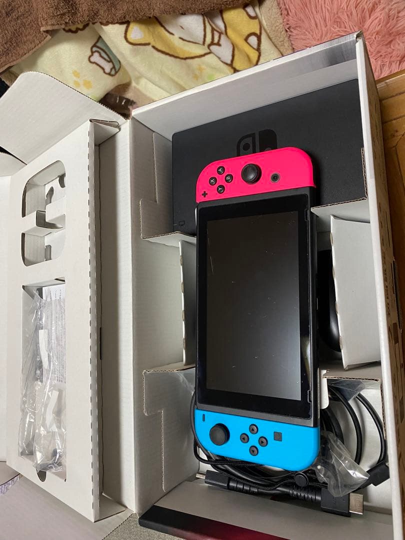 Nintendo Switch 青と赤 本体 充電器・HDMIケーブル付