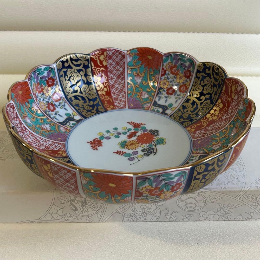 有田焼　清秀　元禄古伊万里　菊割鉢　大鉢　輪花盛鉢　金彩色絵染錦　深皿　金襴手