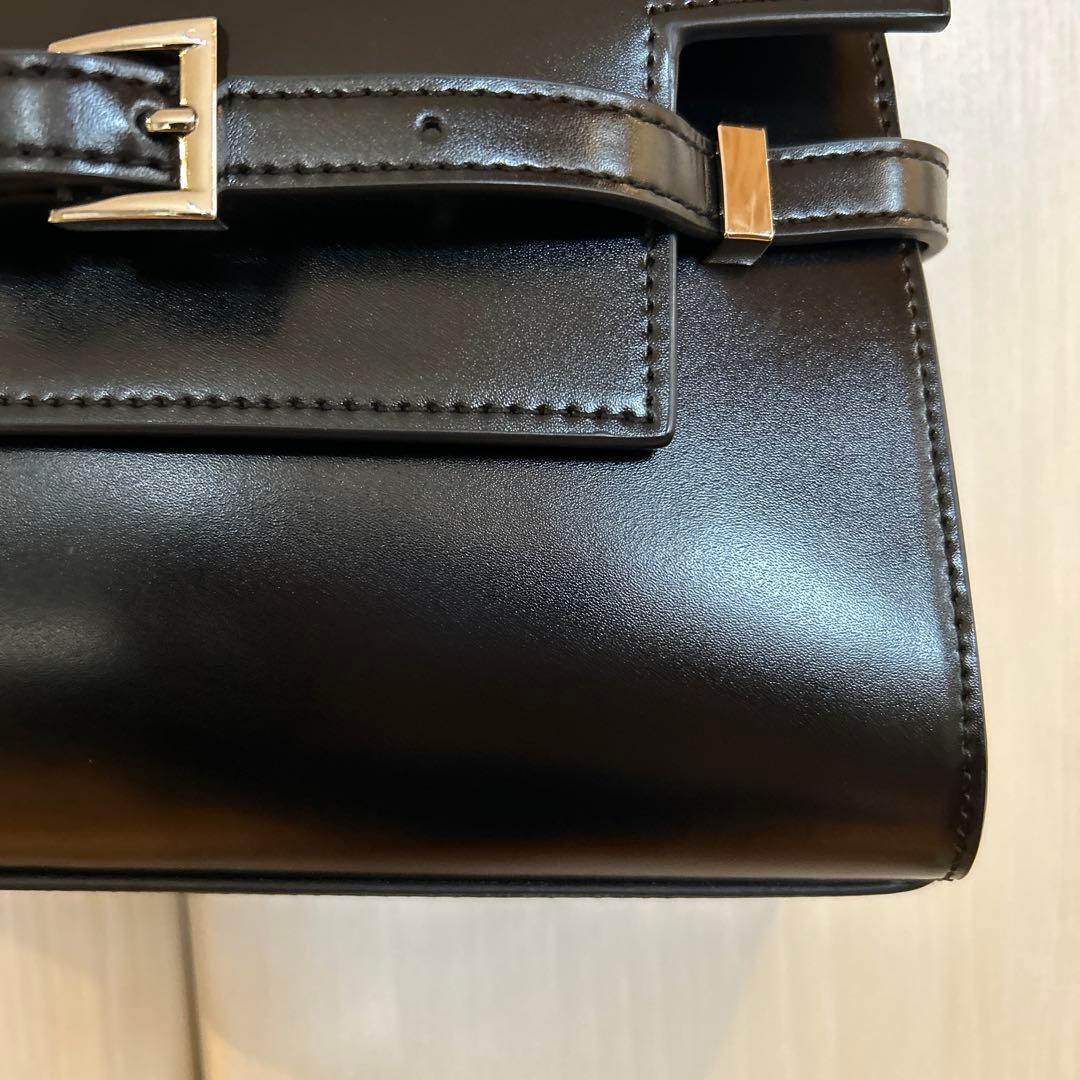 アダムエロペ スプリットレザーフラップショルダーバッグ ブラック