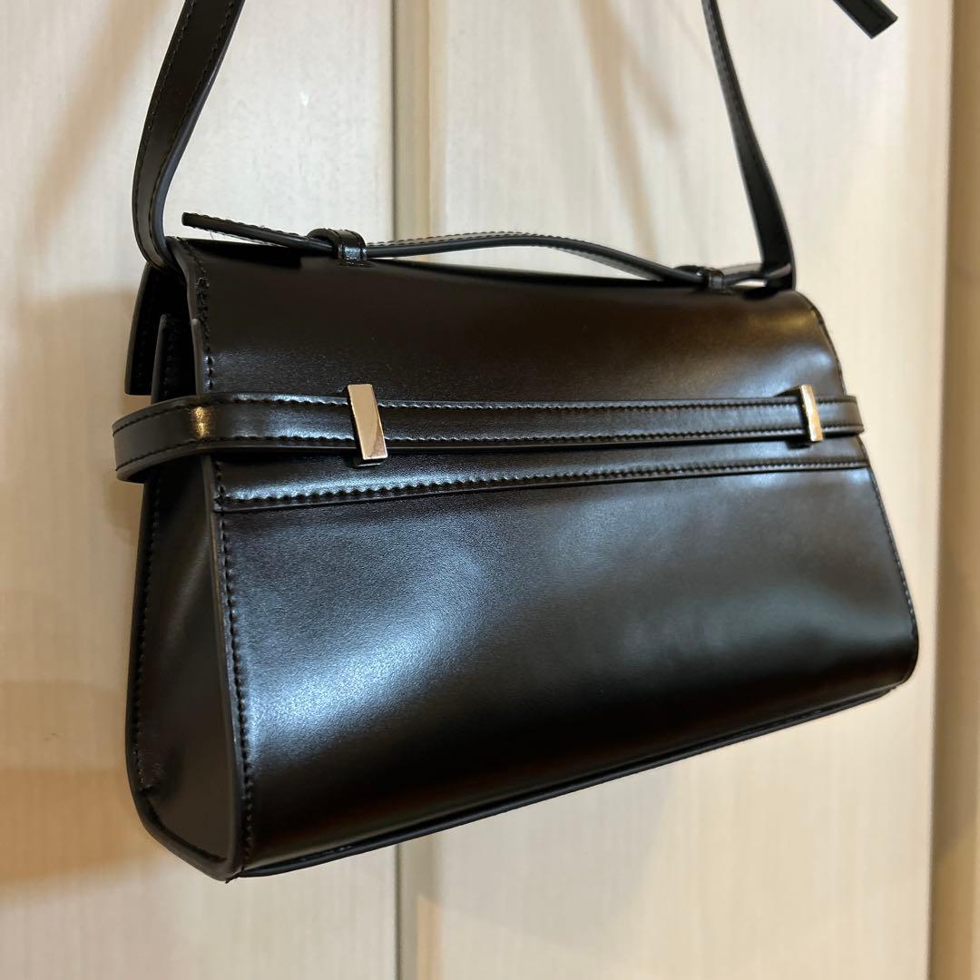 アダムエロペ スプリットレザーフラップショルダーバッグ ブラック