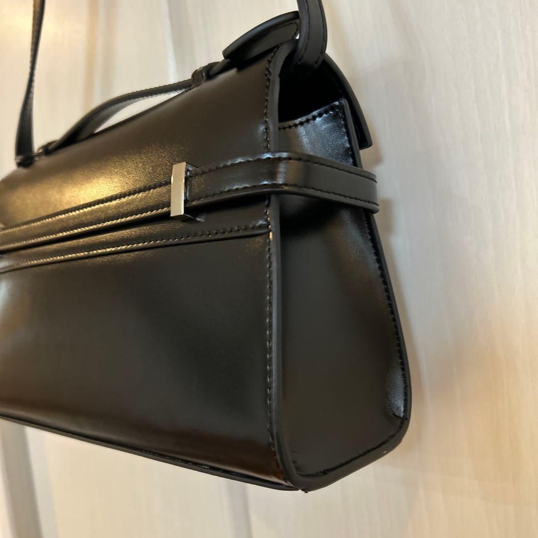 アダムエロペ スプリットレザーフラップショルダーバッグ ブラック