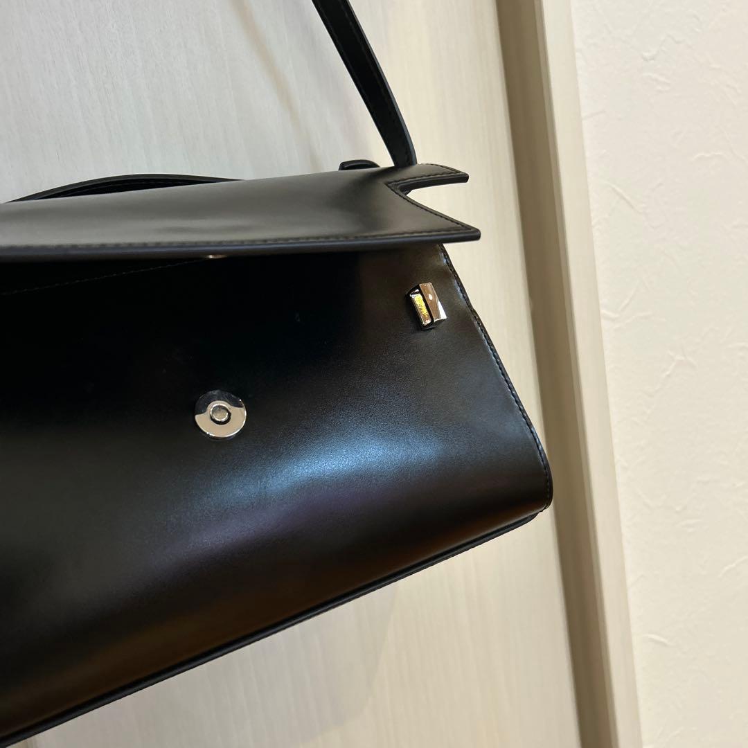 アダムエロペ スプリットレザーフラップショルダーバッグ ブラック