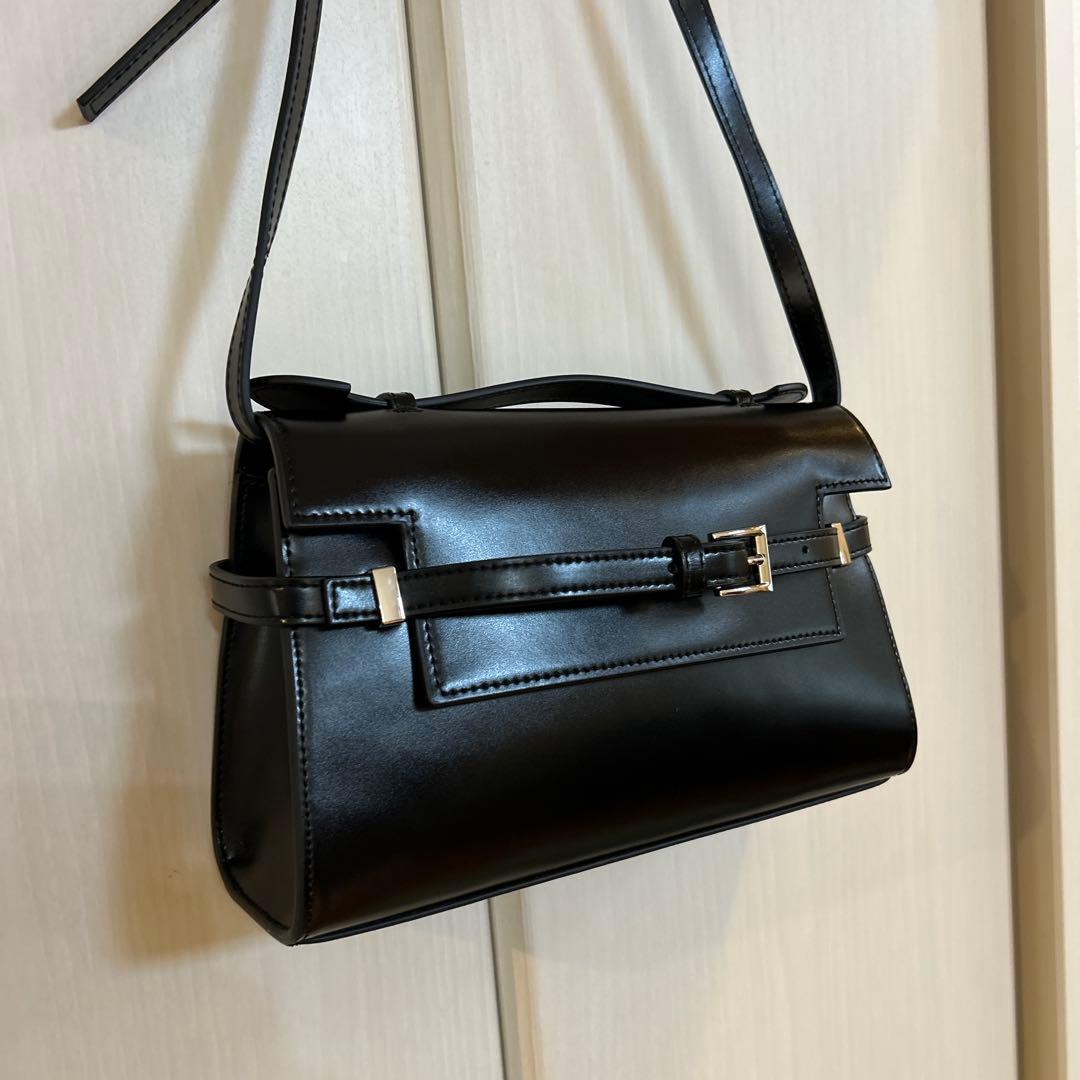 アダムエロペ スプリットレザーフラップショルダーバッグ ブラック