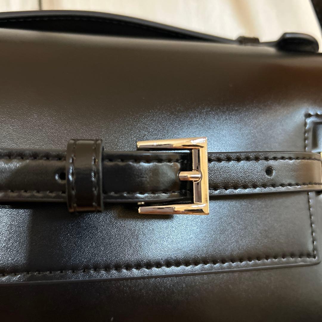 アダムエロペ スプリットレザーフラップショルダーバッグ ブラック