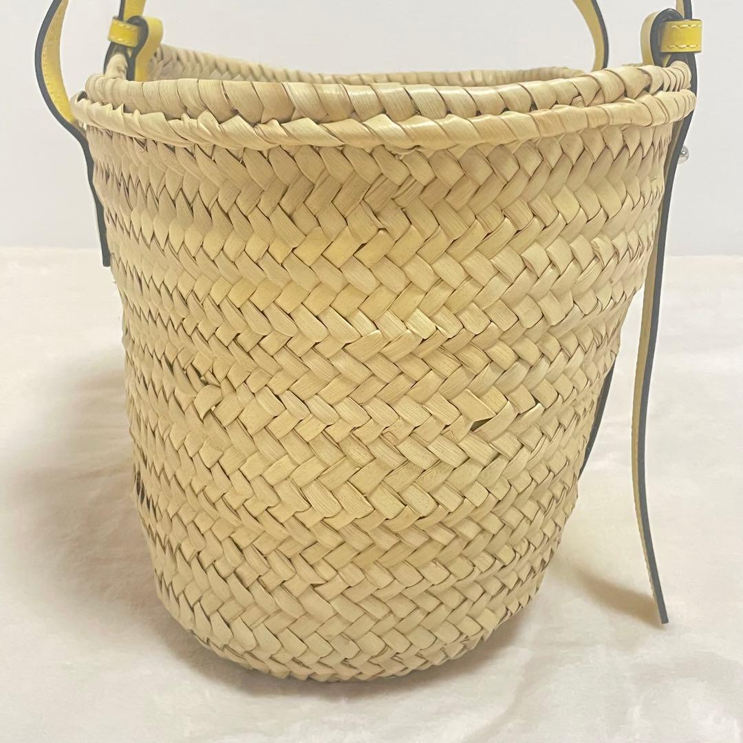 新品同様　ロエベ　バスケットバッグ　イエロー　ミディアムサイズ　ヤシの葉&カーフ