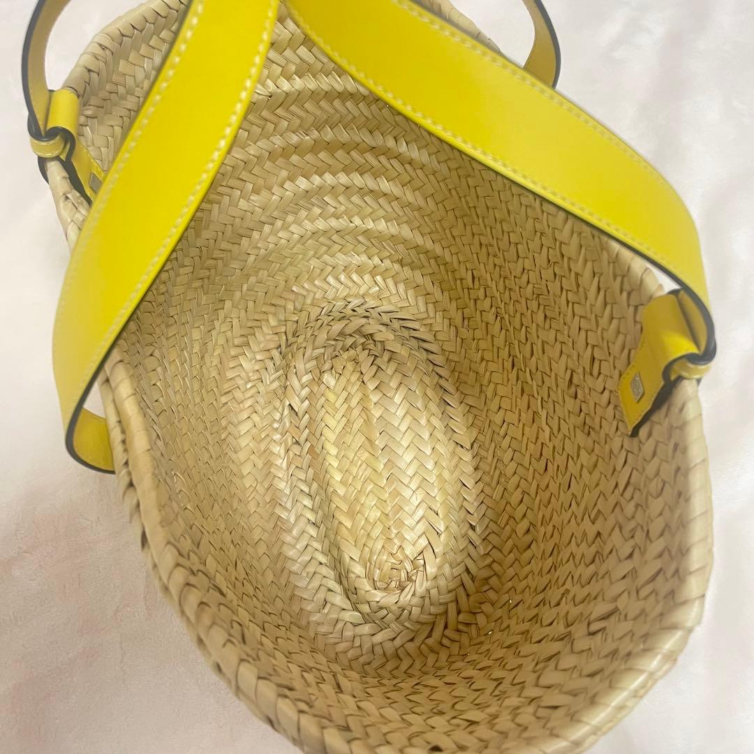新品同様　ロエベ　バスケットバッグ　イエロー　ミディアムサイズ　ヤシの葉&カーフ
