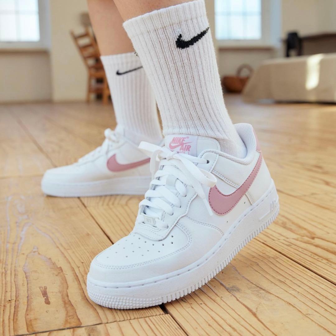 ナイキ エア フォース 1 07 ウィメンズシューズ 24cm