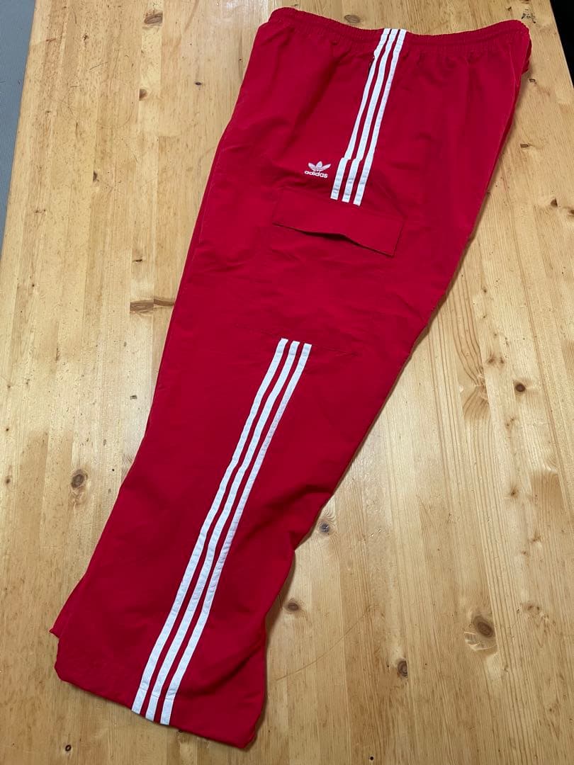 アディダス　メンズ スリーストライプス カーゴパンツ　赤　大きいサイズ