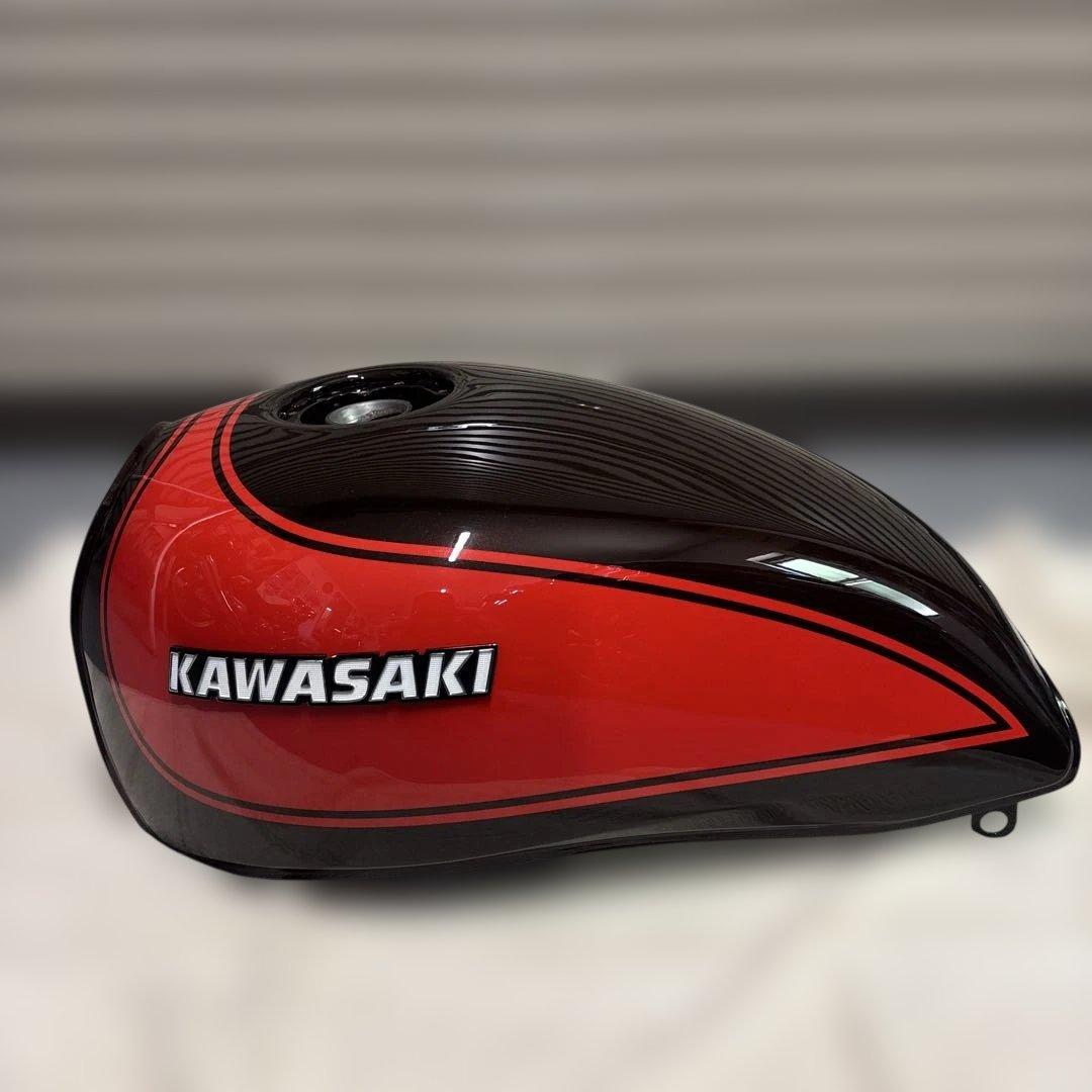 ゼファー750 タンク