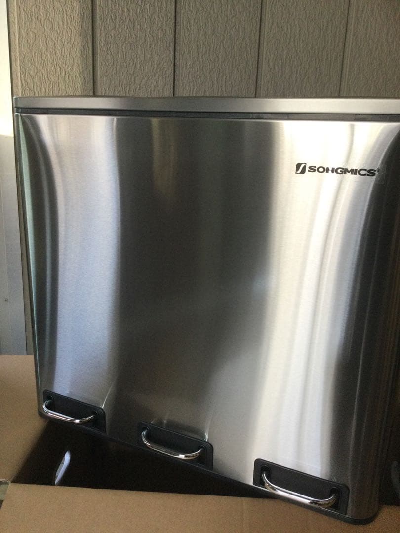 #新品未使用　分別しやすい　ゴミ箱 ダストボックス ペダル式 3×18L