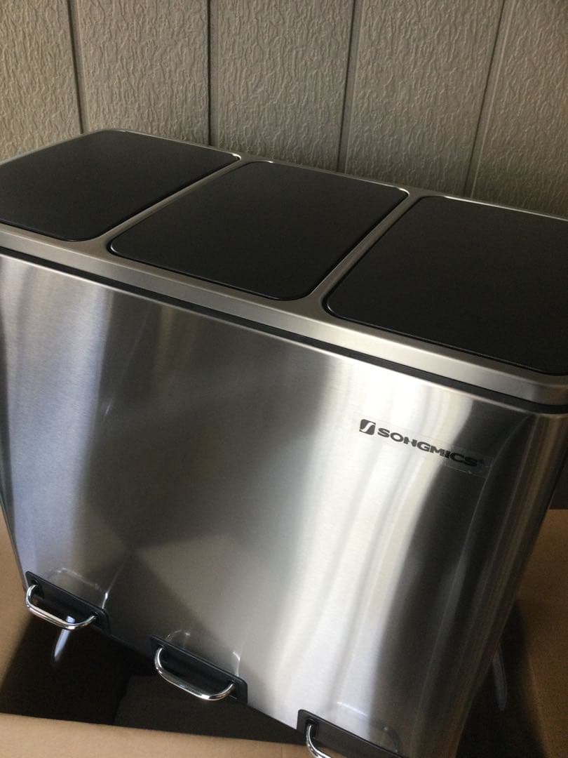 #新品未使用　分別しやすい　ゴミ箱 ダストボックス ペダル式 3×18L