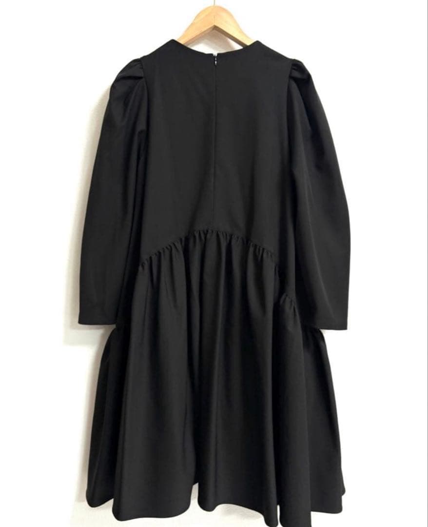 TREFLE +1 トレフルプラスワン　 レディワンピース　フリル　パフスリーブ