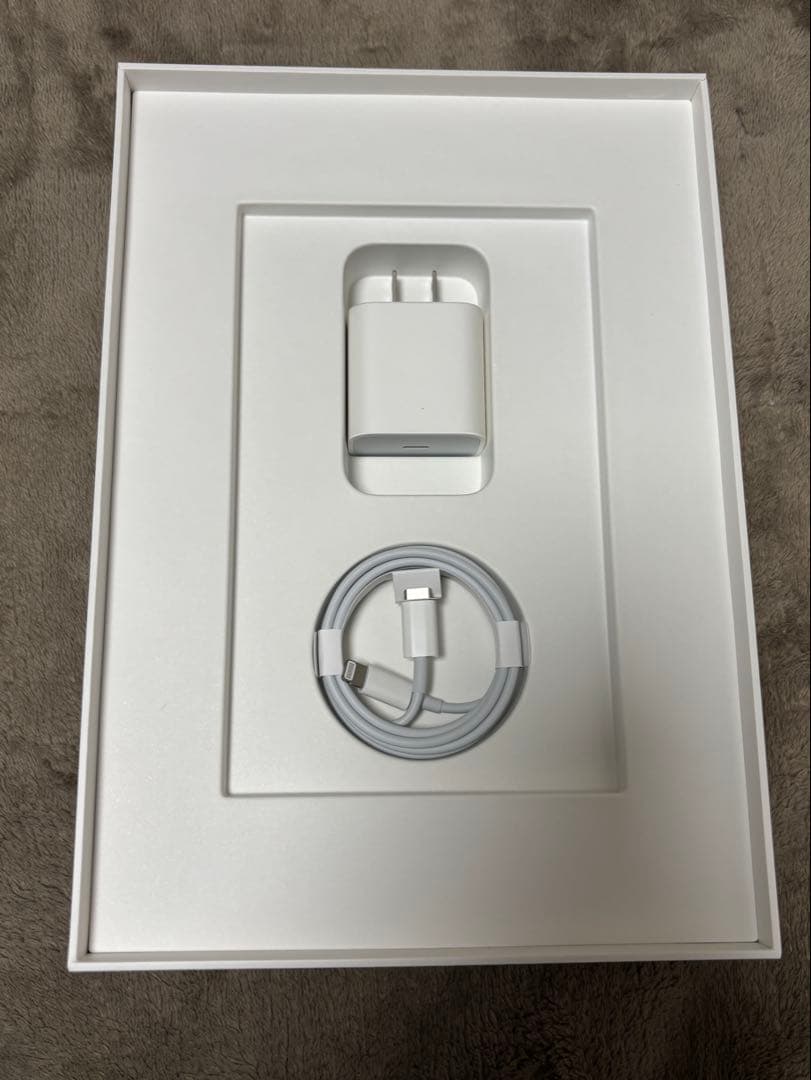 Apple iPad 第9世代 本体 箱・充電器付き