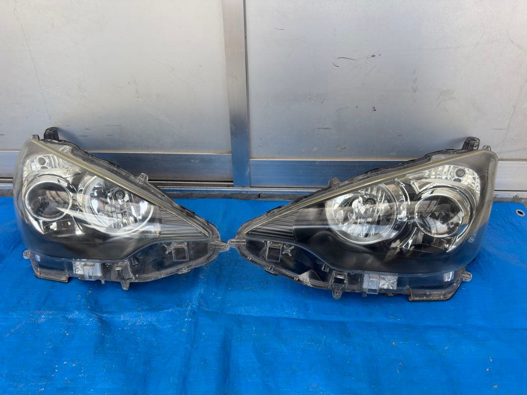 アクア NHP10 ヘッドライト 左右セット