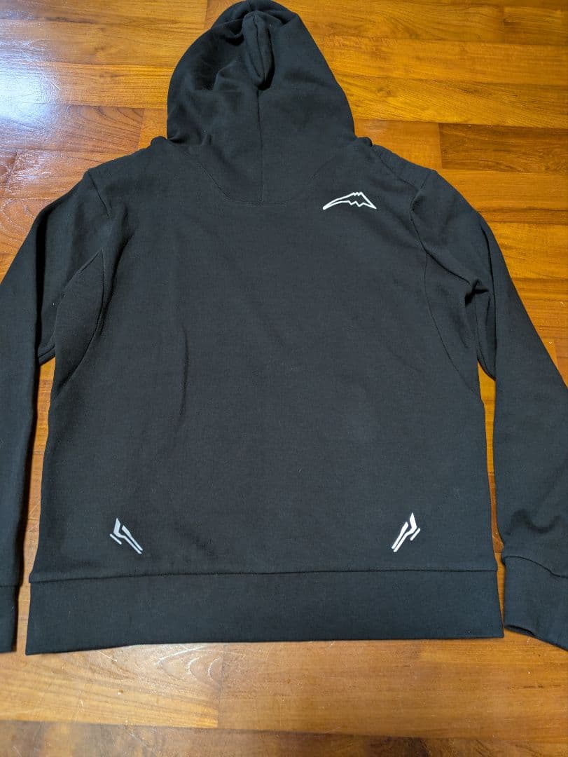 クシタニ　パーカー　スエット